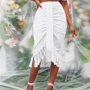 WHITE FRINGE SKIRT